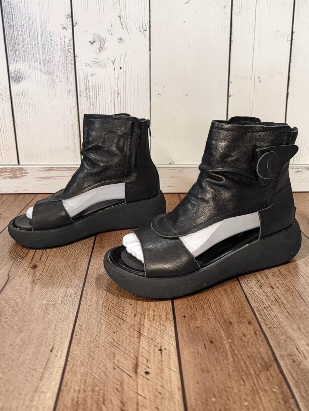 STTIYAF Genuine Leather Black Platform Sandal Booties EU 42 (US 10-10.5) Unworn
